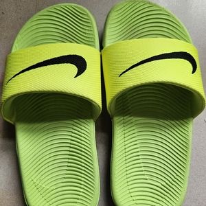 Boys Nike slides